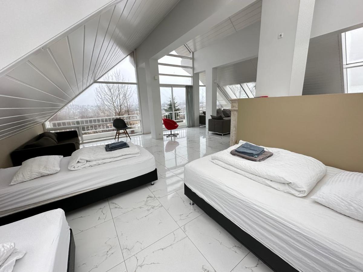Big Villa Centrally Located In Рейкьявик Экстерьер фото